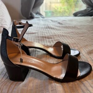 Bianca Di Black Leather Ankle Strap Block Heel Sandals EU 40 Made in Italy NWOB
